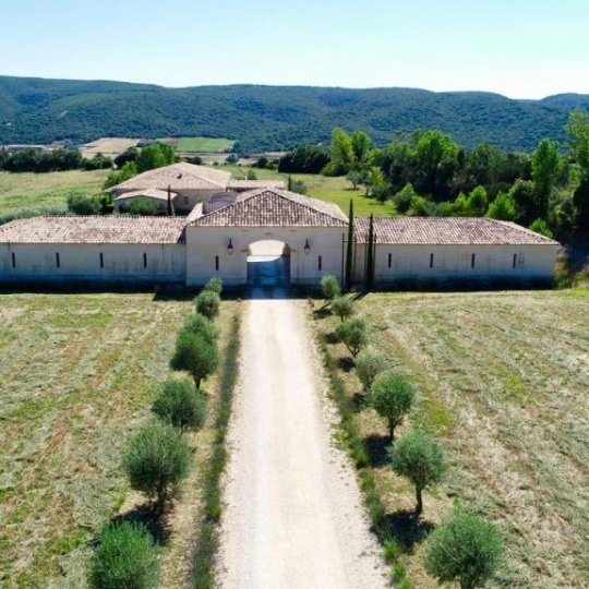  Midimas Immo : Domaines / Propriétés | GOUDARGUES (30630) | 300 m2 | 2 808 000 € 