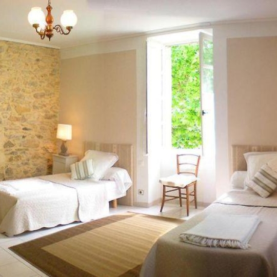  Midimas Immo : Domaines / Propriétés | UZES (30700) | 630 m2 | 1 138 000 € 