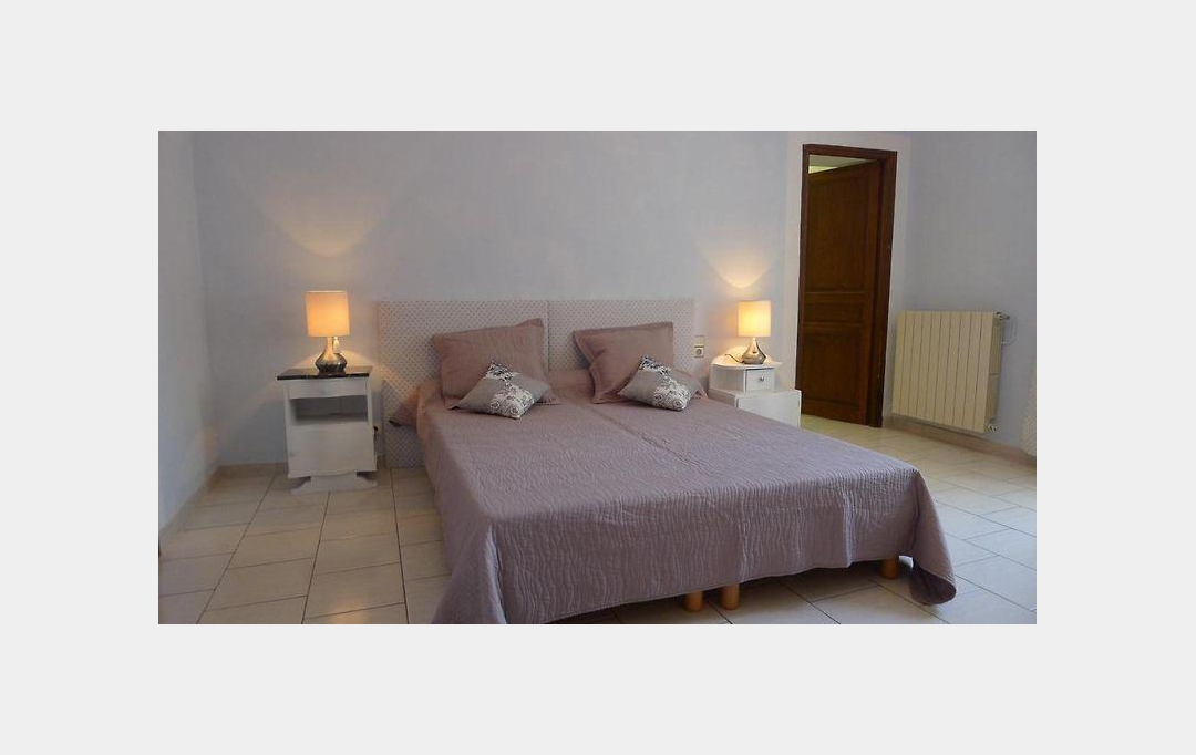 Midimas Immo : Domaines / Propriétés | UZES (30700) | 630 m2 | 1 138 000 € 