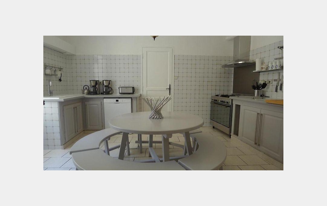 Midimas Immo : Domaines / Propriétés | UZES (30700) | 630 m2 | 1 138 000 € 