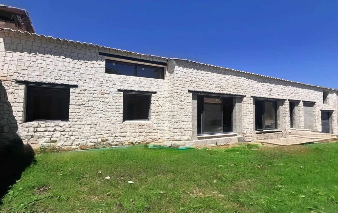 Midimas Immo : Maison / Villa | LAUDUN-L'ARDOISE (30290) | 253 m2 | 308 850 € 