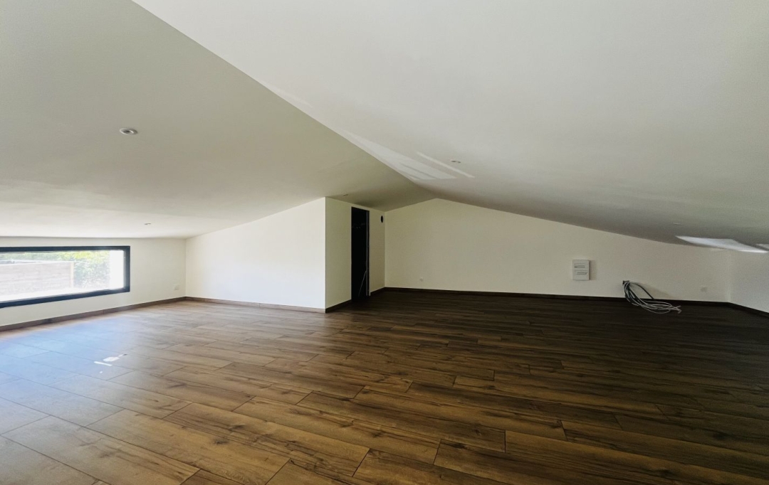 Midimas Immo : Maison / Villa | LAUDUN-L'ARDOISE (30290) | 253 m2 | 545 000 € 
