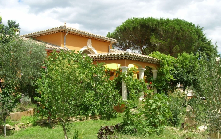 Maison TRESQUES 240 m2 609 000 € Maison TRESQUES 240 m2 609 000 €
